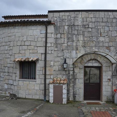 Bed and breakfast Casale Di Pesche Extérieur photo